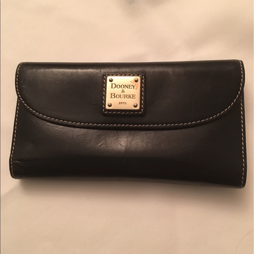Dooney & Bourke black wallet - used